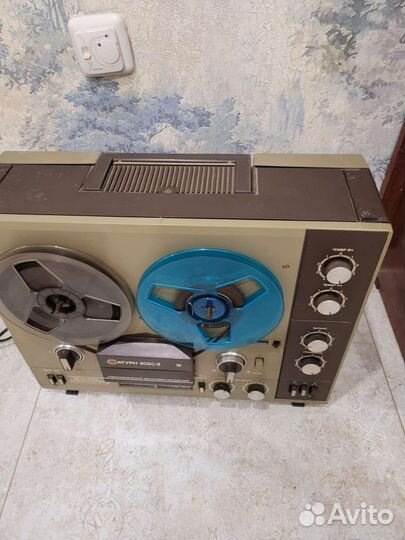 Катушечный магнитофон Сатурн 202С-2