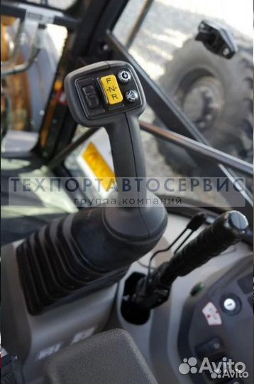 Экскаватор-погрузчик CASE 580 ST, 2023