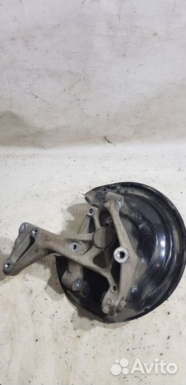 Поворотный кулак задний правый Skoda Yeti