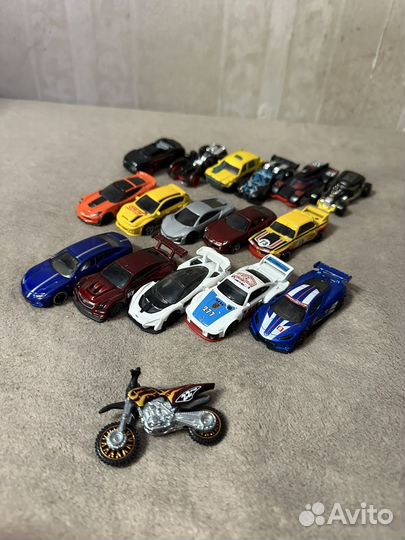 Hot wheels машинки