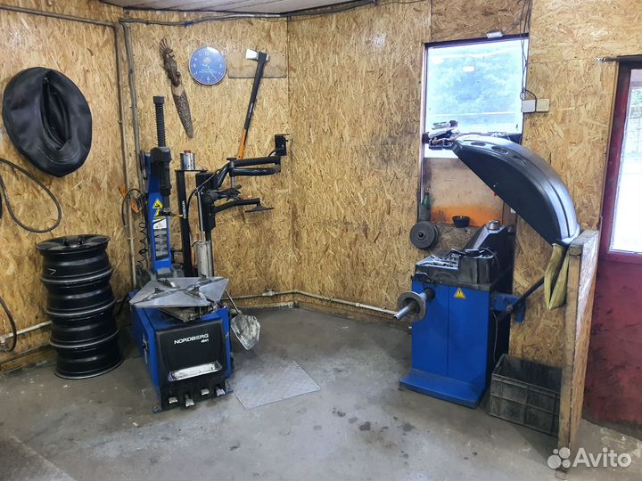 Шиномонтажник