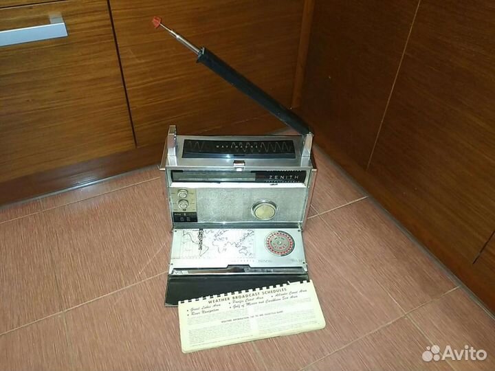 Радиоприемник Zenith Trans-Oceanic Royal 3000-1