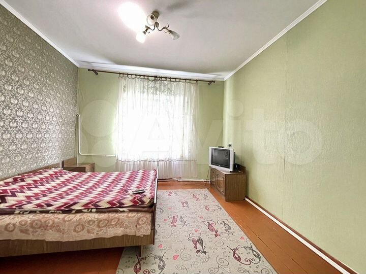 Дом 280 м² на участке 6 сот.