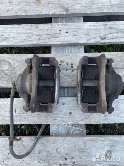 Суппорт тормозной передний Honda CR-V(RE) III