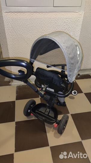 Трёхколёсный велосипед с родительской ручкой