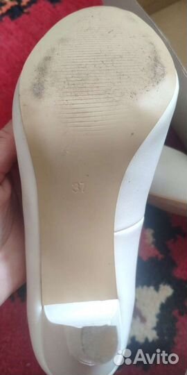 Туфли женские 37 размер белые