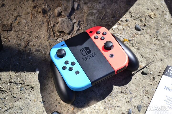 Nintendo switch rev.2 + 64 GB В отличном состоянии