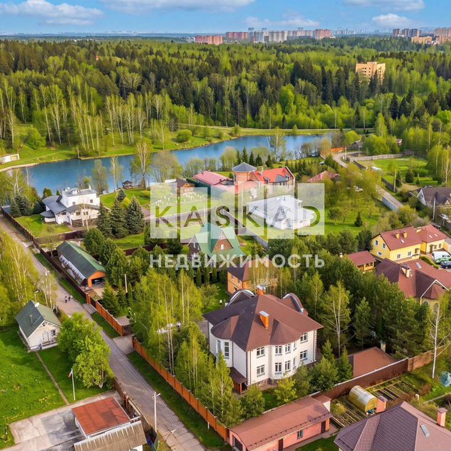 Дом 600 м² на участке 25 сот.