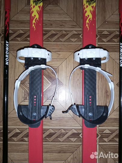 Лыжи беговые детские 140см + палки 100см