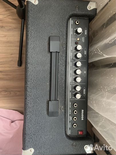 Комбоусилитель soundking 60Вт