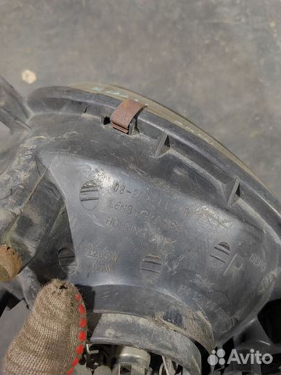 Фара передняя правая Toyota corolla