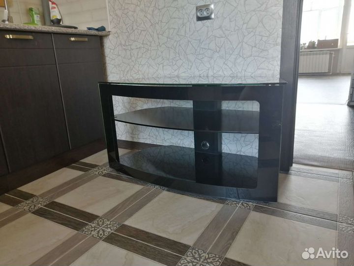 Стеклянная тумба