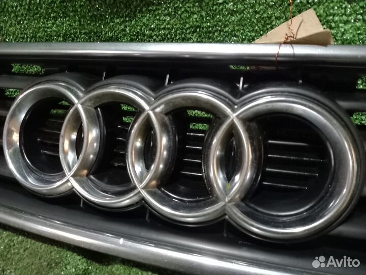 Решетка радиатора (Оригинал) Audi A6 C4