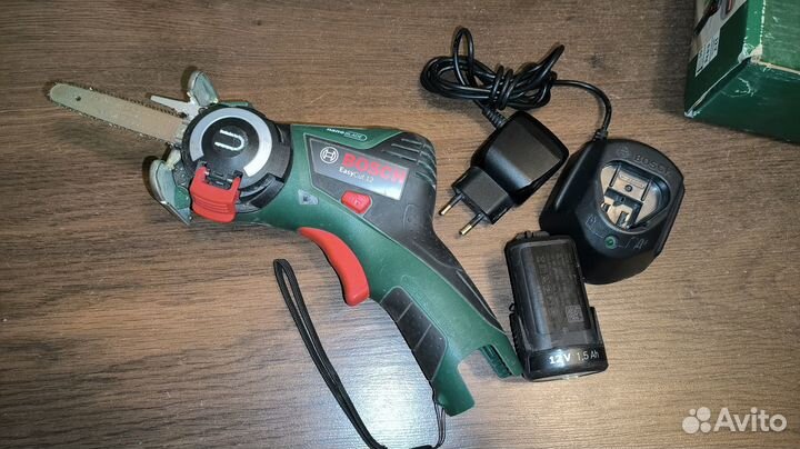 Цепная аккумуляторная мини-пила Bosch EasyCut 12