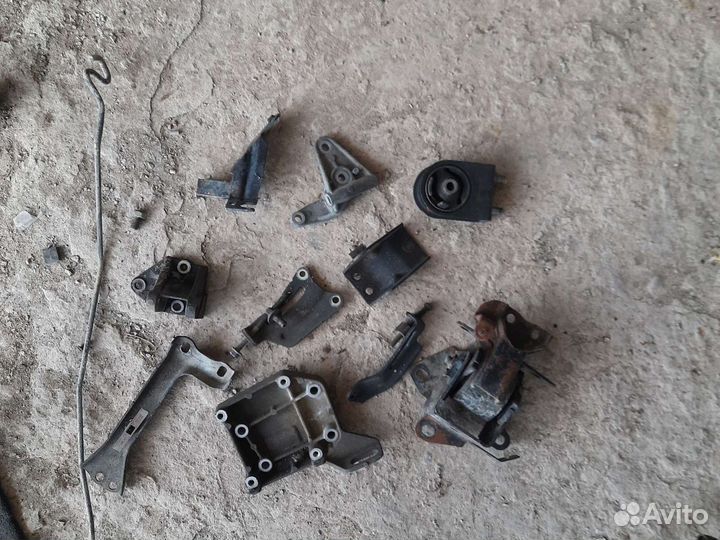 Крепление двигателя Mazda Premacy