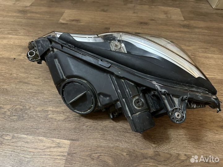 Фара передняя правая на Mercedes
