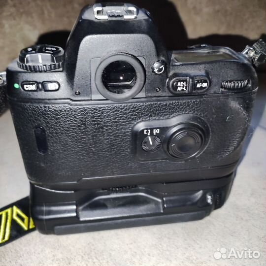 Пленочный зеркальный фотоаппарат Nikon F-100