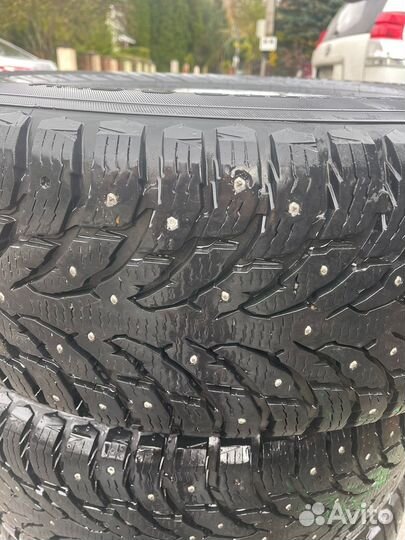 Зимняя шипованная резина на дисках 265/65/R17