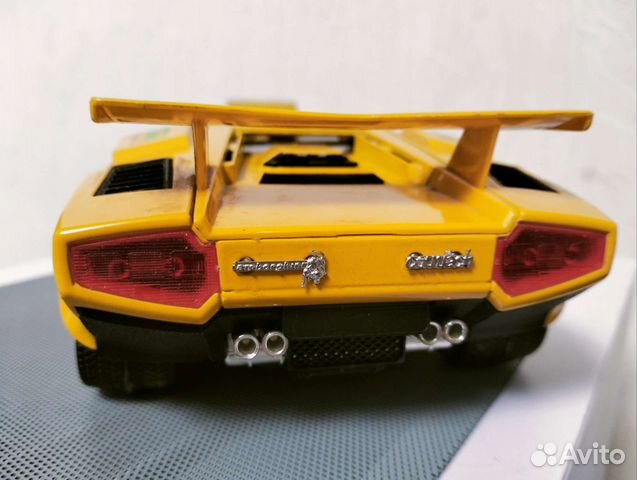 Lamborghini countach 1/18