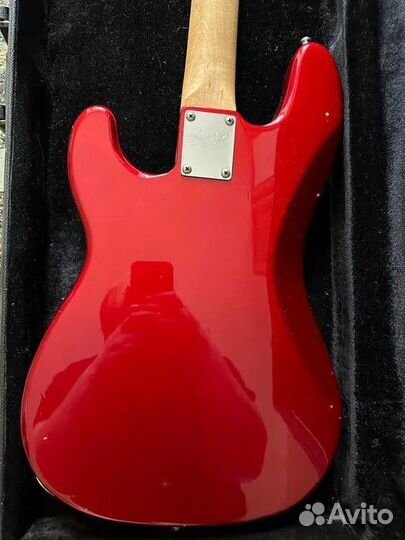 Бас гитара squier