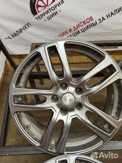 Литье Ниссан 5*114,3 DIA65,1 J7 ET40 R18