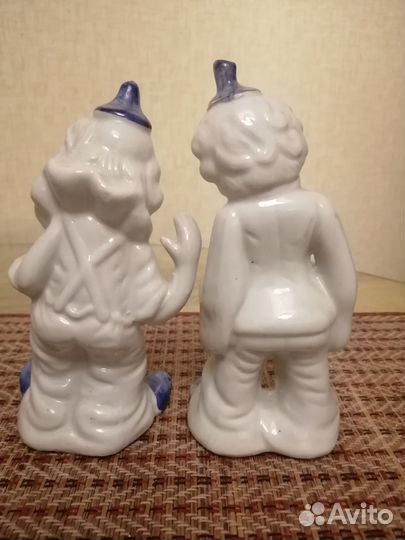 Фарфоровые статуэтки. клоуны-музыканты