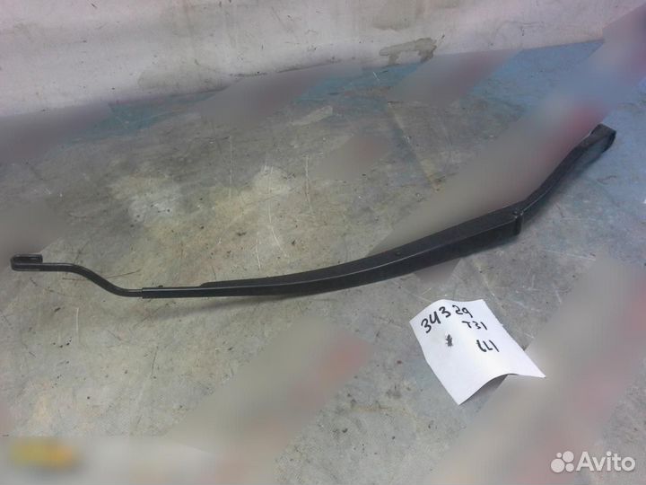 Поводок стеклоочистителя передний правый Nissan X