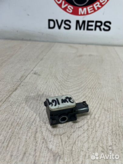 Датчик удара передний правый Mercedes Ml W164