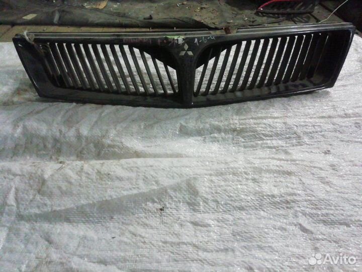 Решетка радиатора передняя Mitsubishi Diamant