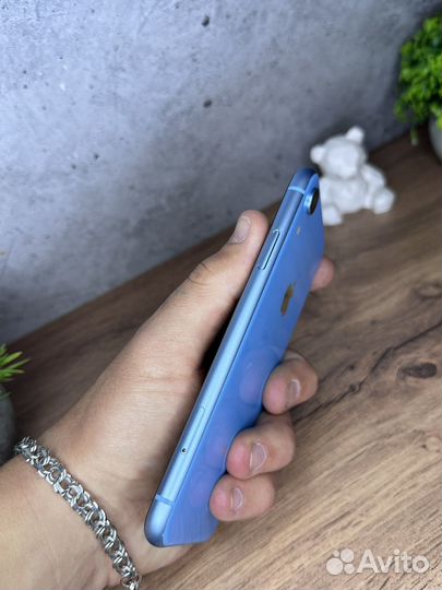 iPhone Xr, 64 ГБ