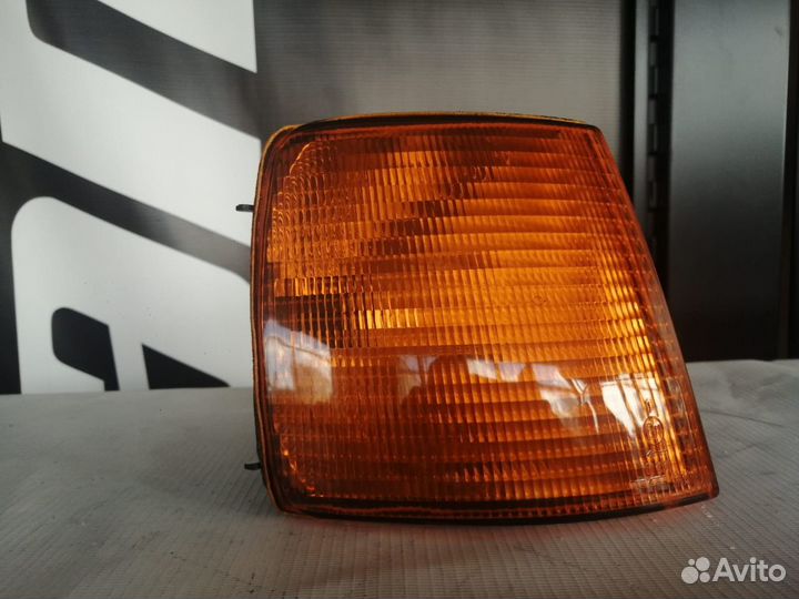 Указатель поворота правый passat B3 88- 183313012B