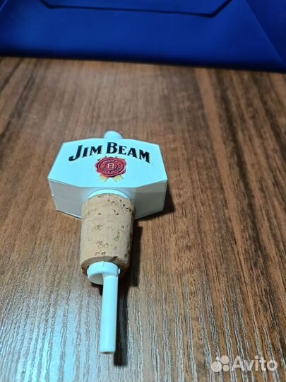 Бутылка на качелях