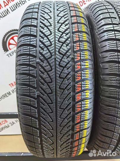 Goodyear UltraGrip 8 215/60 R16