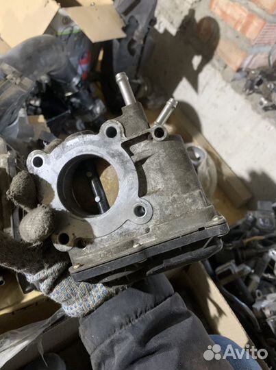 Заслонка дроссельная Тойота Авенсис