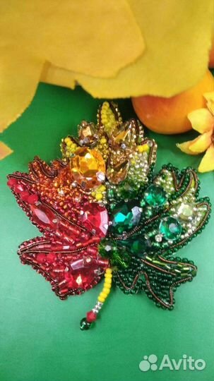 Брошь из бисера