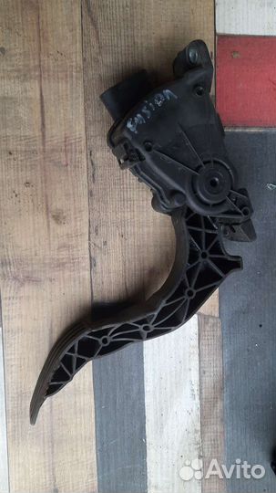 Электронная педаль газа Ford Fusion