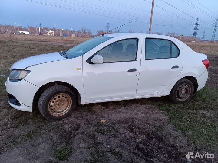 Renault Logan 1.6 МТ, 2015, битый, 205 000 км