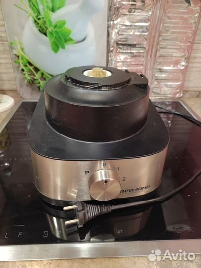 Кухонный комбайн Redmond series multiPRO