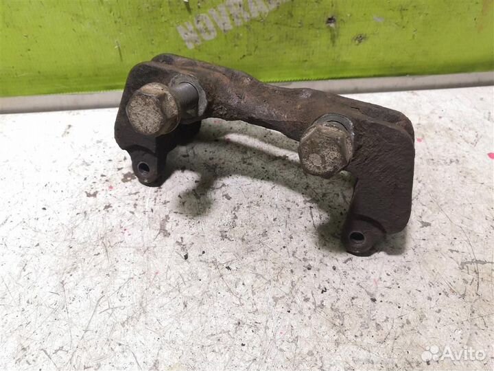 Скоба суппорта переднего Фольксваген Транспортер