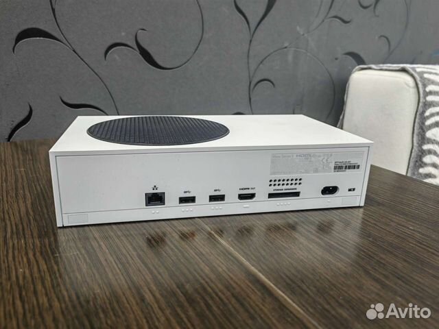 Игровая приставка Xbox One Series S