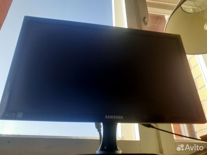 Монитор Samsung 20 