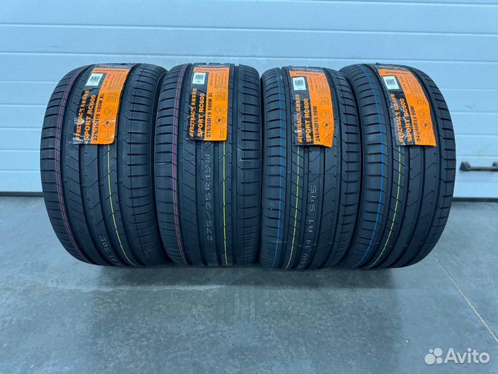 Pirelli P Zero PZ4 255/35 R21 и 285/30 R21 98Y