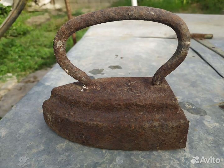 Утюг старинный
