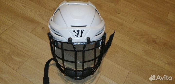 Хоккейный шлем