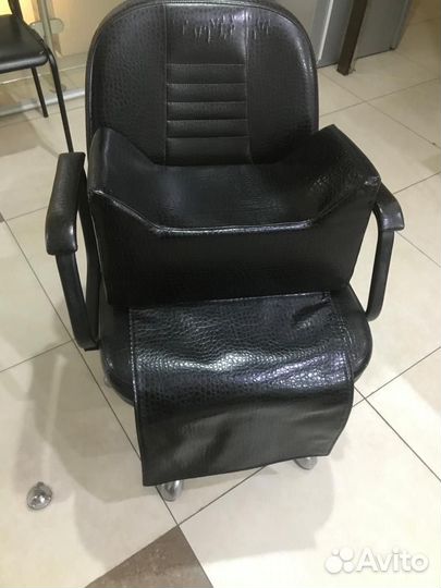 Кресло для парикмахера бу