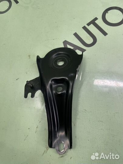 Кронштей заднего подрамника toyota rav 4 xa50