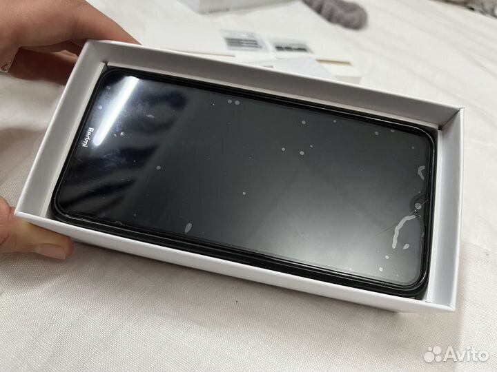 Xiaomi Redmi 8, 3/32 ГБ