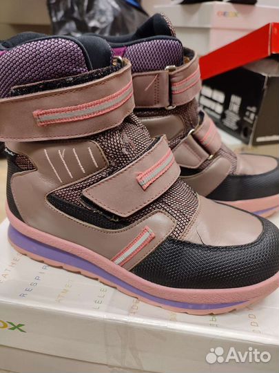 Фирменные ботинки для девочки 35 размер
