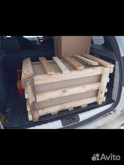 Ящик с запчастями