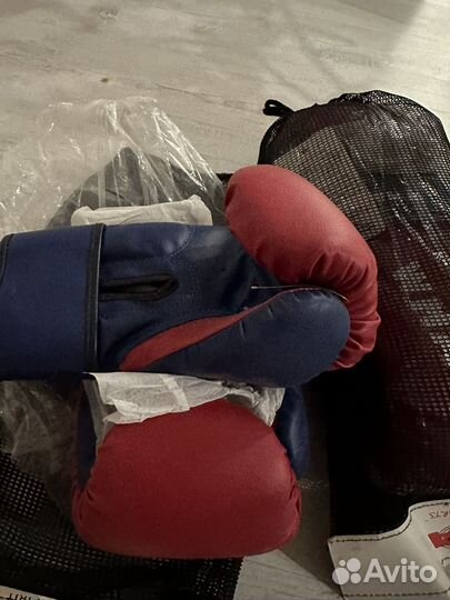 Перчатки для бокса 10,12 oz новые